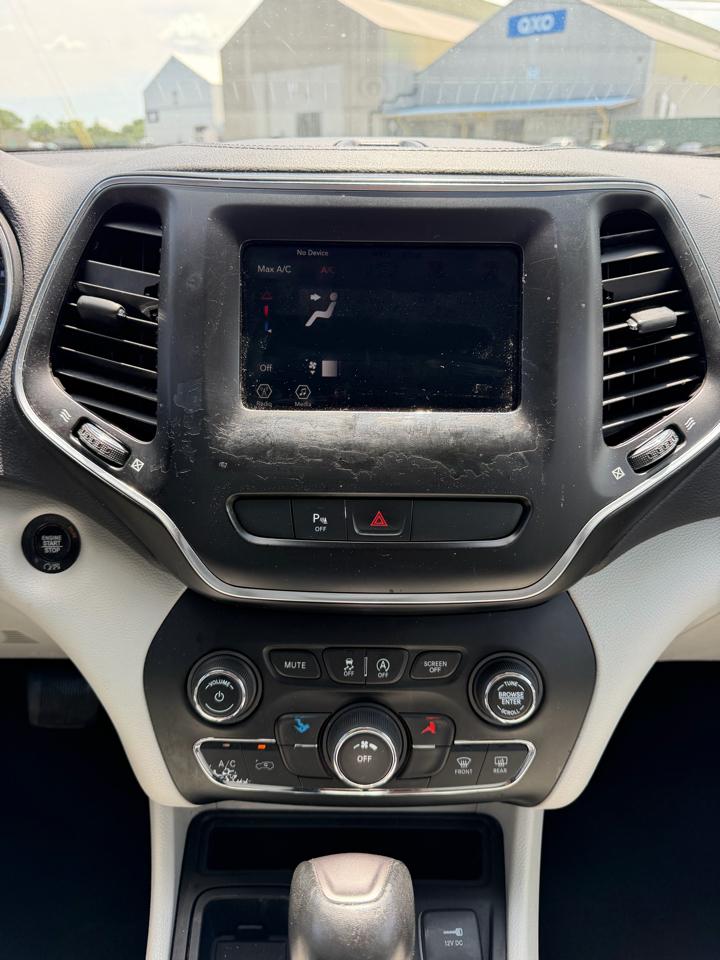 Jeep Cherokee Latitude Plus FWD 2020