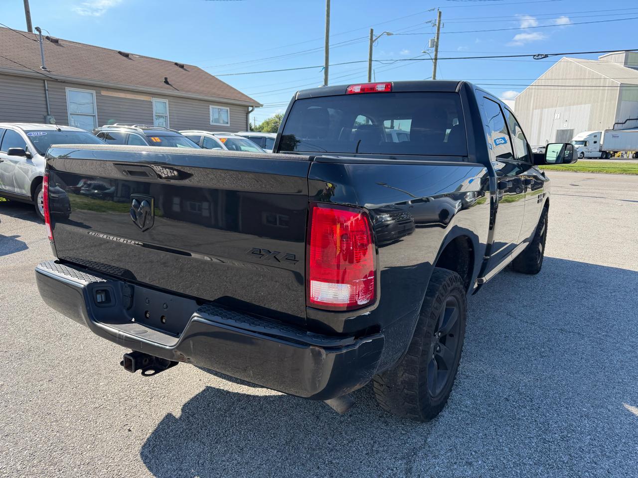 RAM 1500 Tradesman Crew Cab SWB 4WD 2018