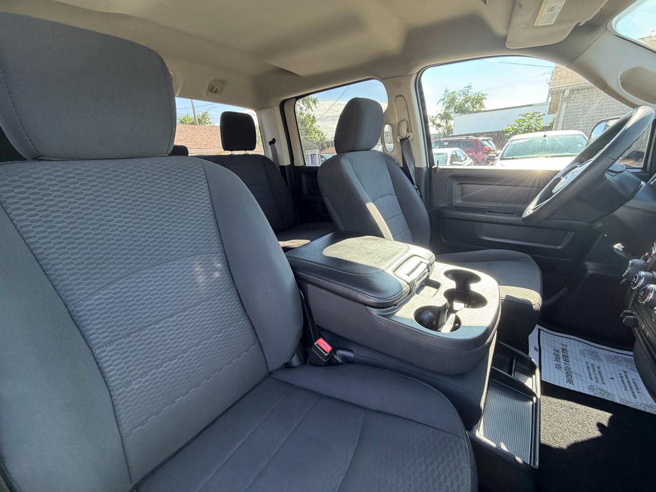 RAM 1500 Tradesman Crew Cab SWB 4WD 2018