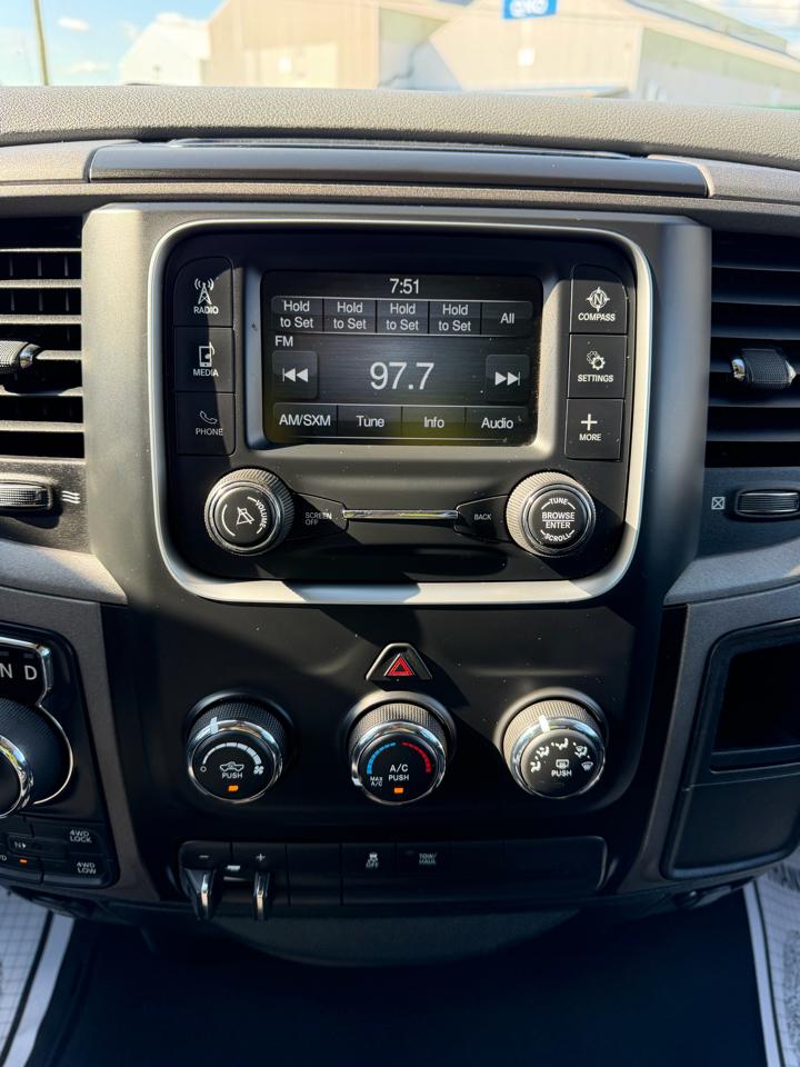 RAM 1500 Tradesman Crew Cab SWB 4WD 2018