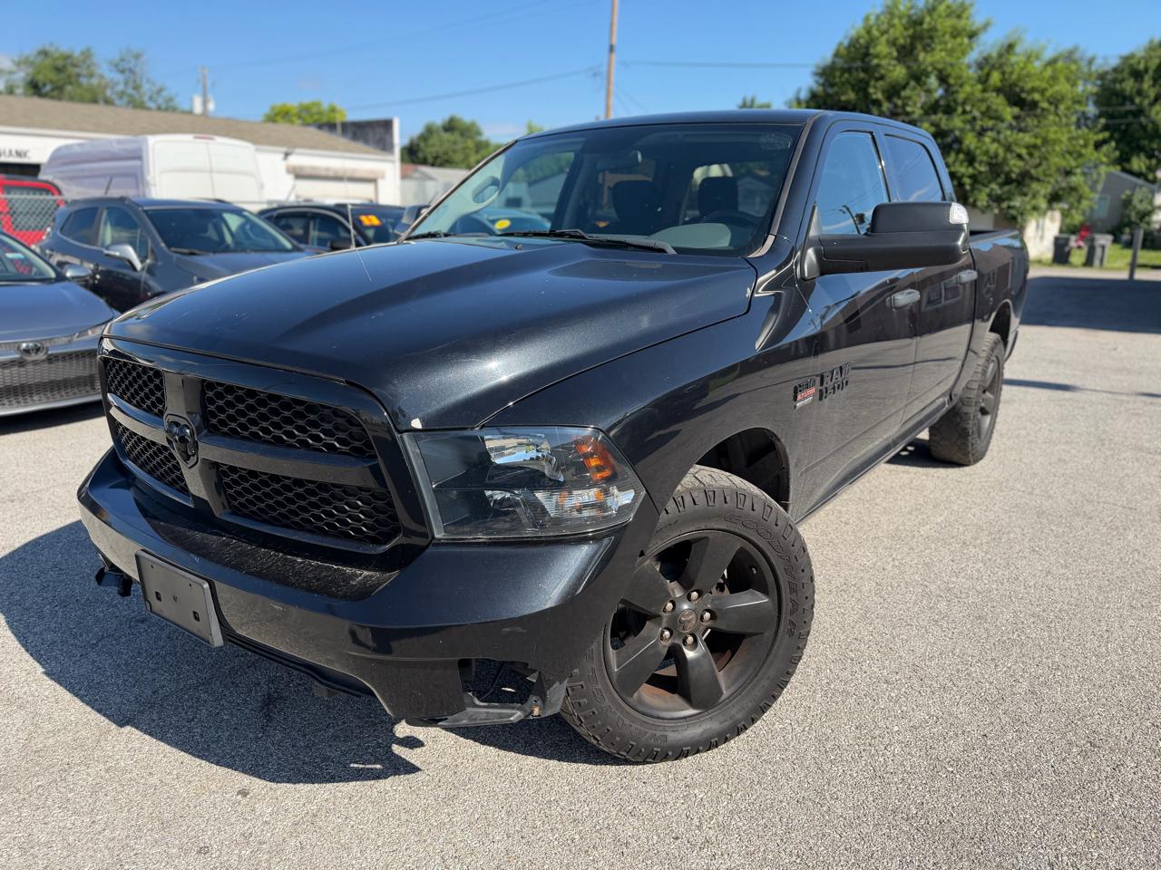 RAM 1500 Tradesman Crew Cab SWB 4WD 2018