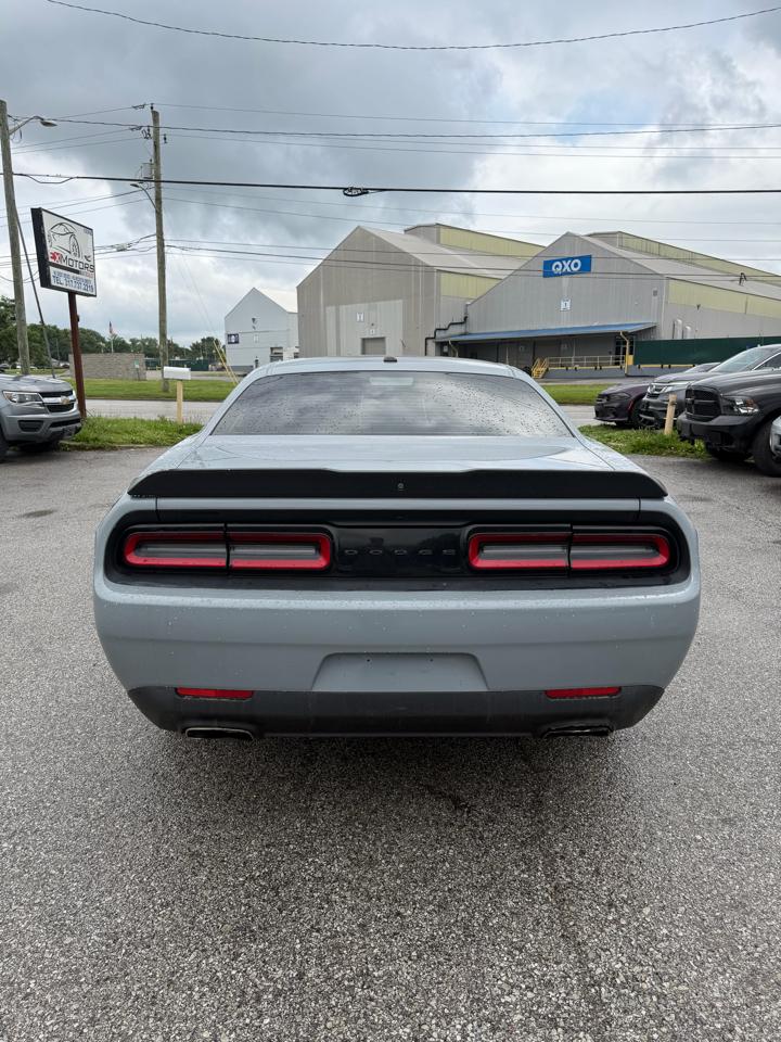 Dodge Challenger SXT 2020