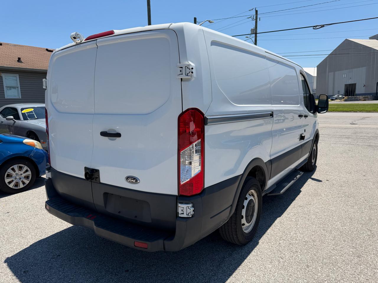 Ford Transit 150 Van Low Roof w/Sliding Pass. 130-in. WB 2015