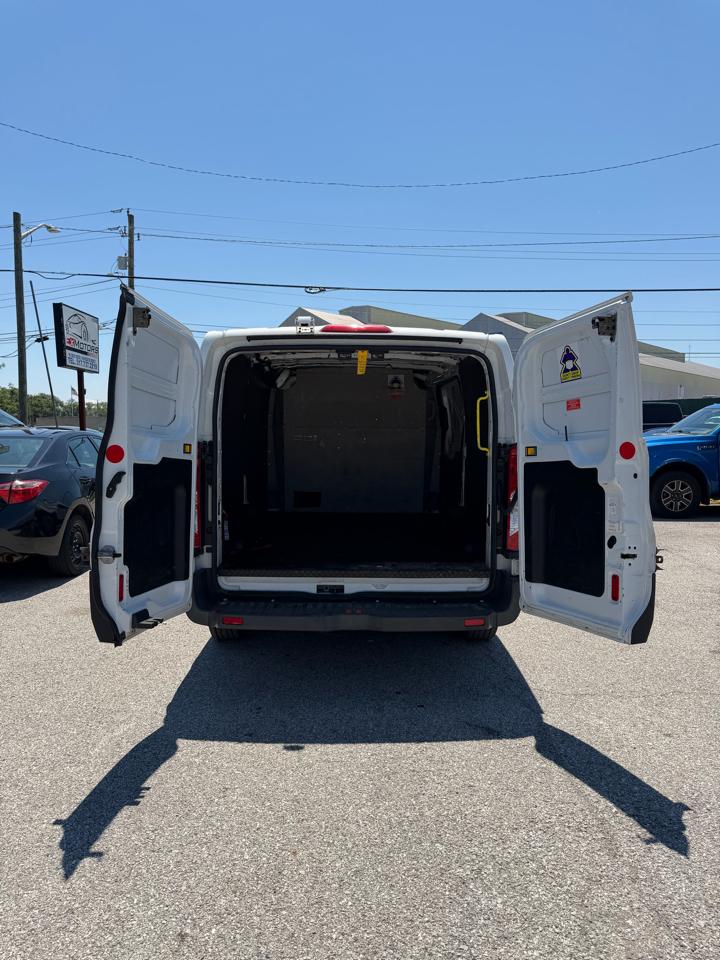 Ford Transit 150 Van Low Roof w/Sliding Pass. 130-in. WB 2015