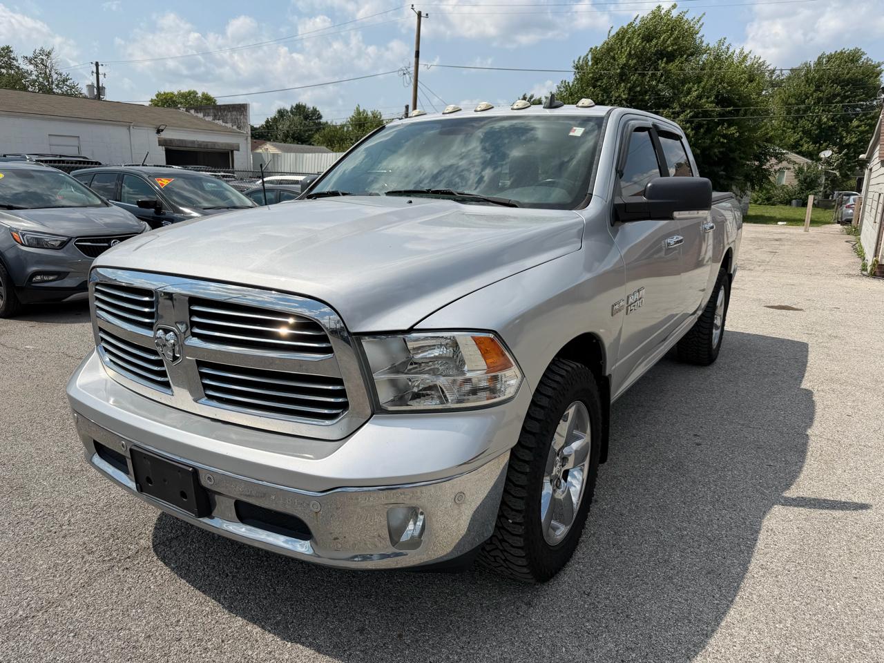 2016 RAM 1500 SLT Crew Cab SWB 4WD