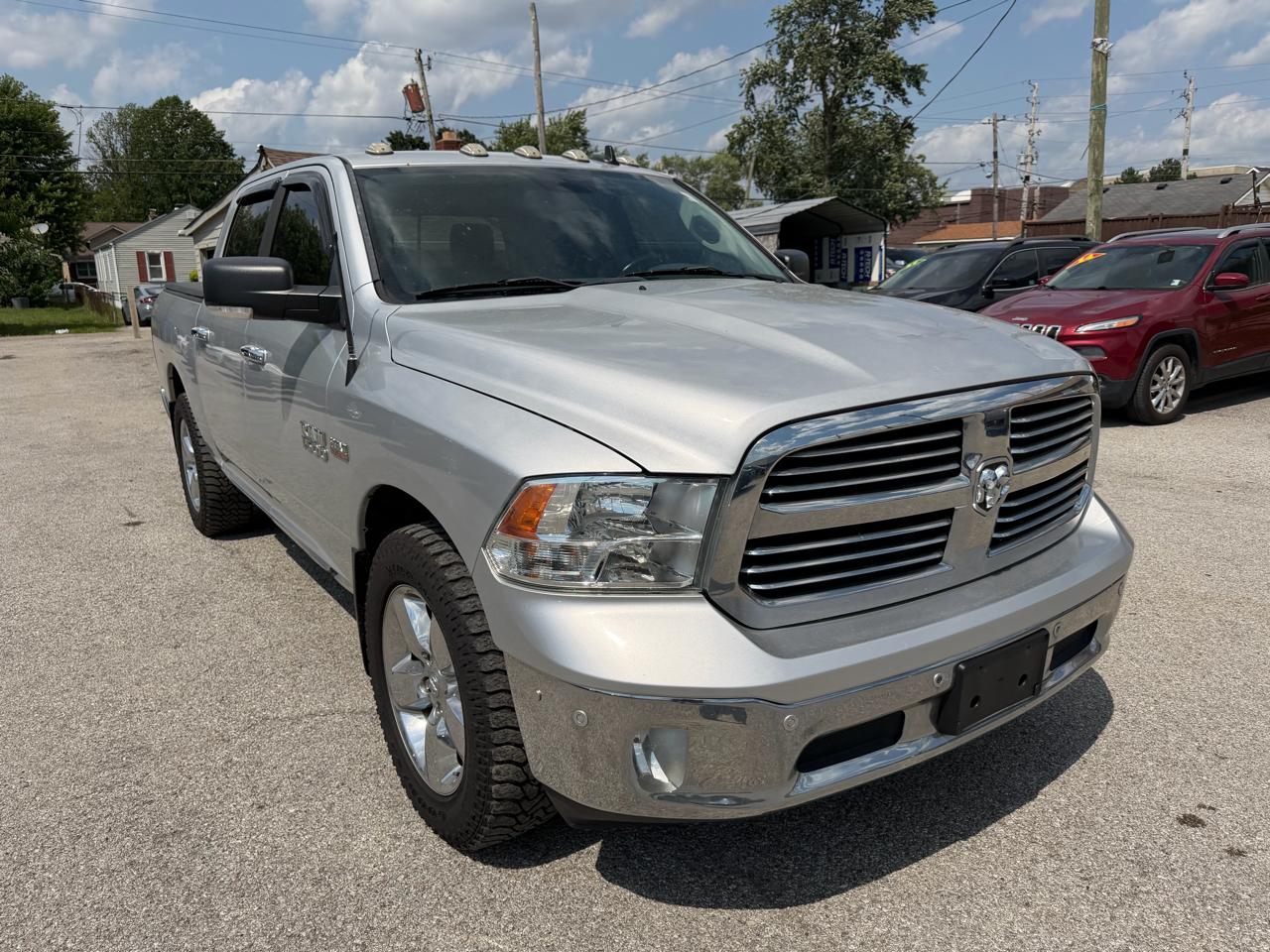 RAM 1500 SLT Crew Cab SWB 4WD 2016