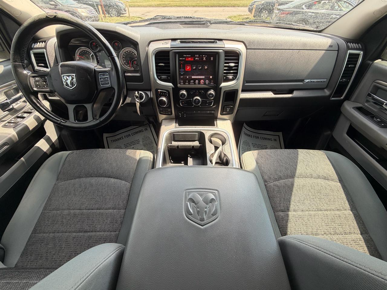 RAM 1500 SLT Crew Cab SWB 4WD 2016