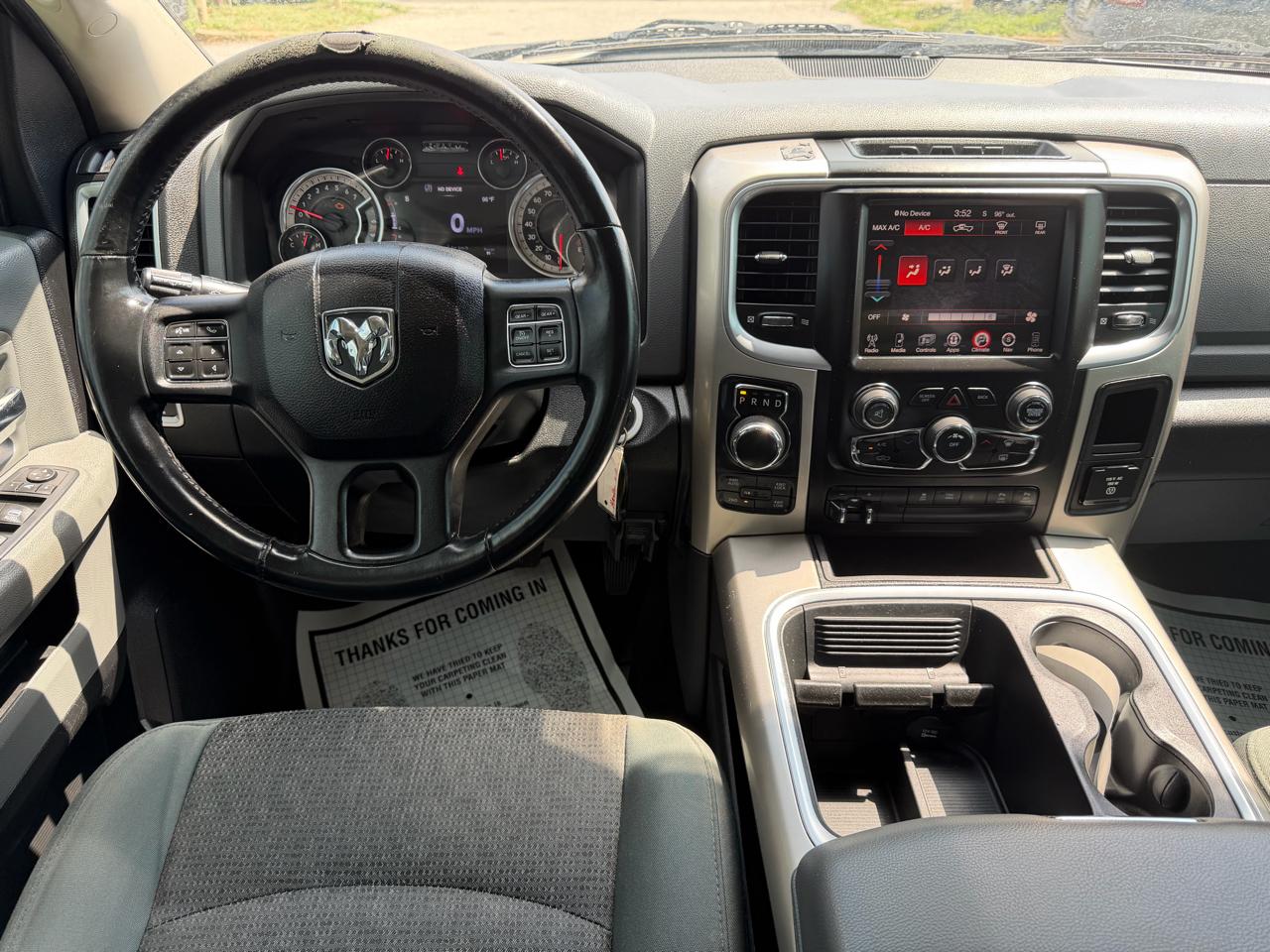 RAM 1500 SLT Crew Cab SWB 4WD 2016