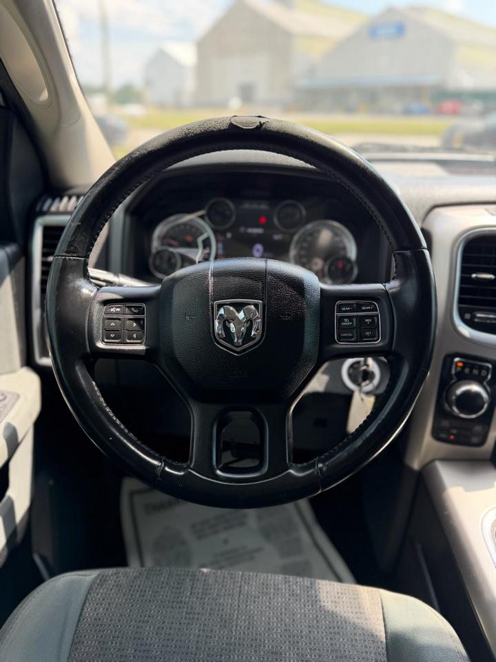 RAM 1500 SLT Crew Cab SWB 4WD 2016
