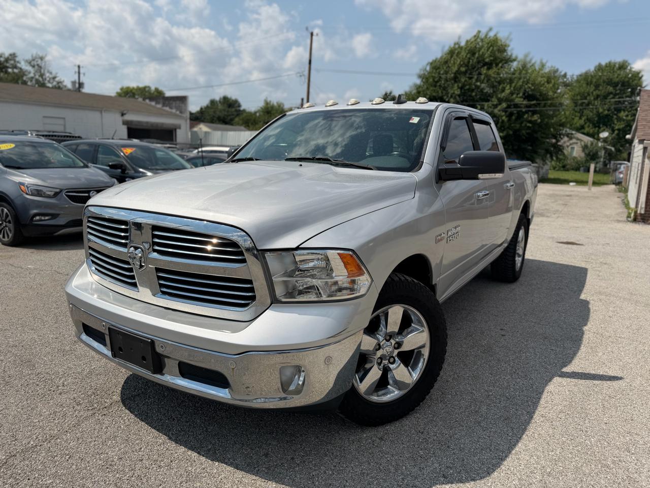 RAM 1500 SLT Crew Cab SWB 4WD 2016