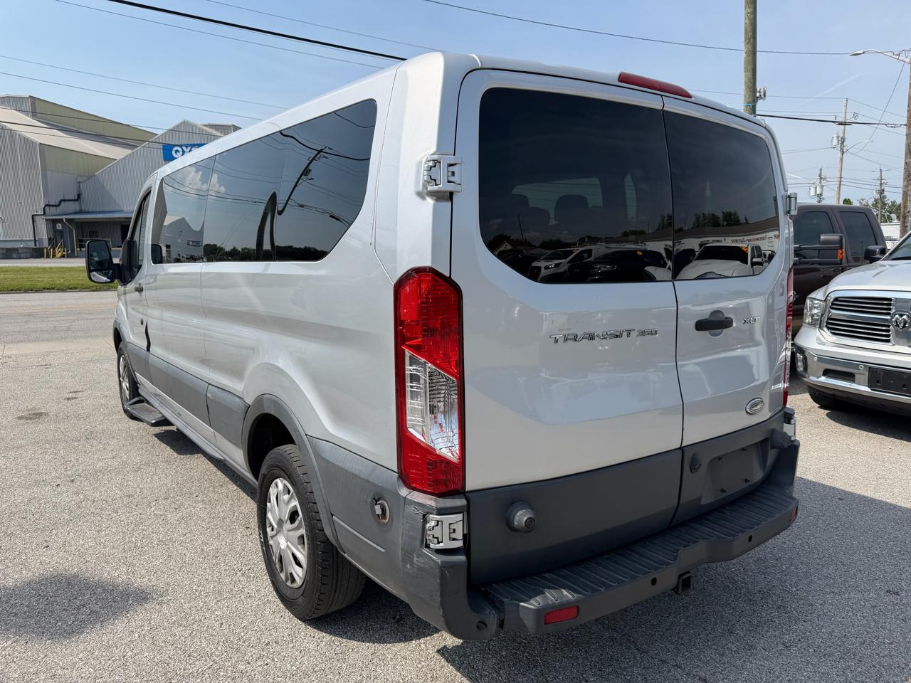 Ford Transit 350 Wagon Low Roof XL 60/40 Pass. 148-in. WB 2015