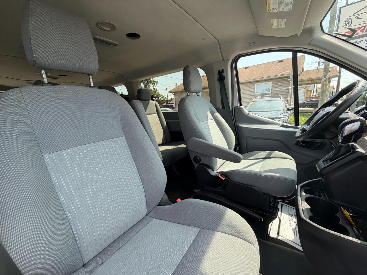 Ford Transit 350 Wagon Low Roof XL 60/40 Pass. 148-in. WB 2015