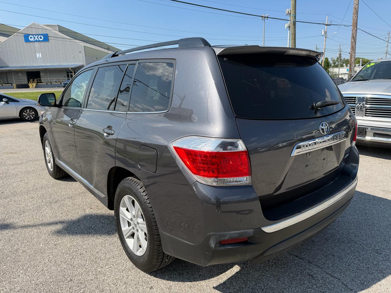 Toyota Highlander Base 4WD 2013