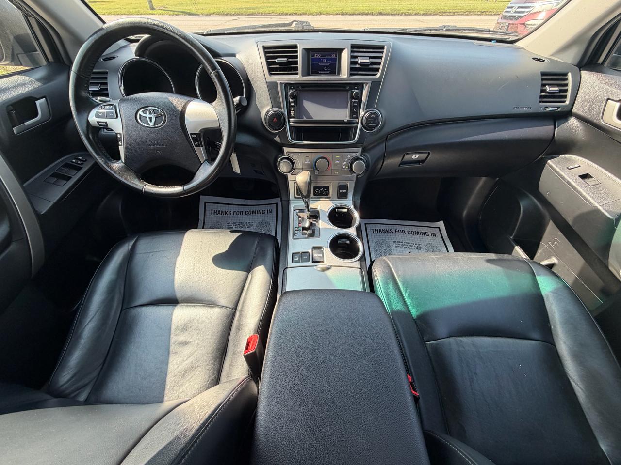 Toyota Highlander Base 4WD 2013