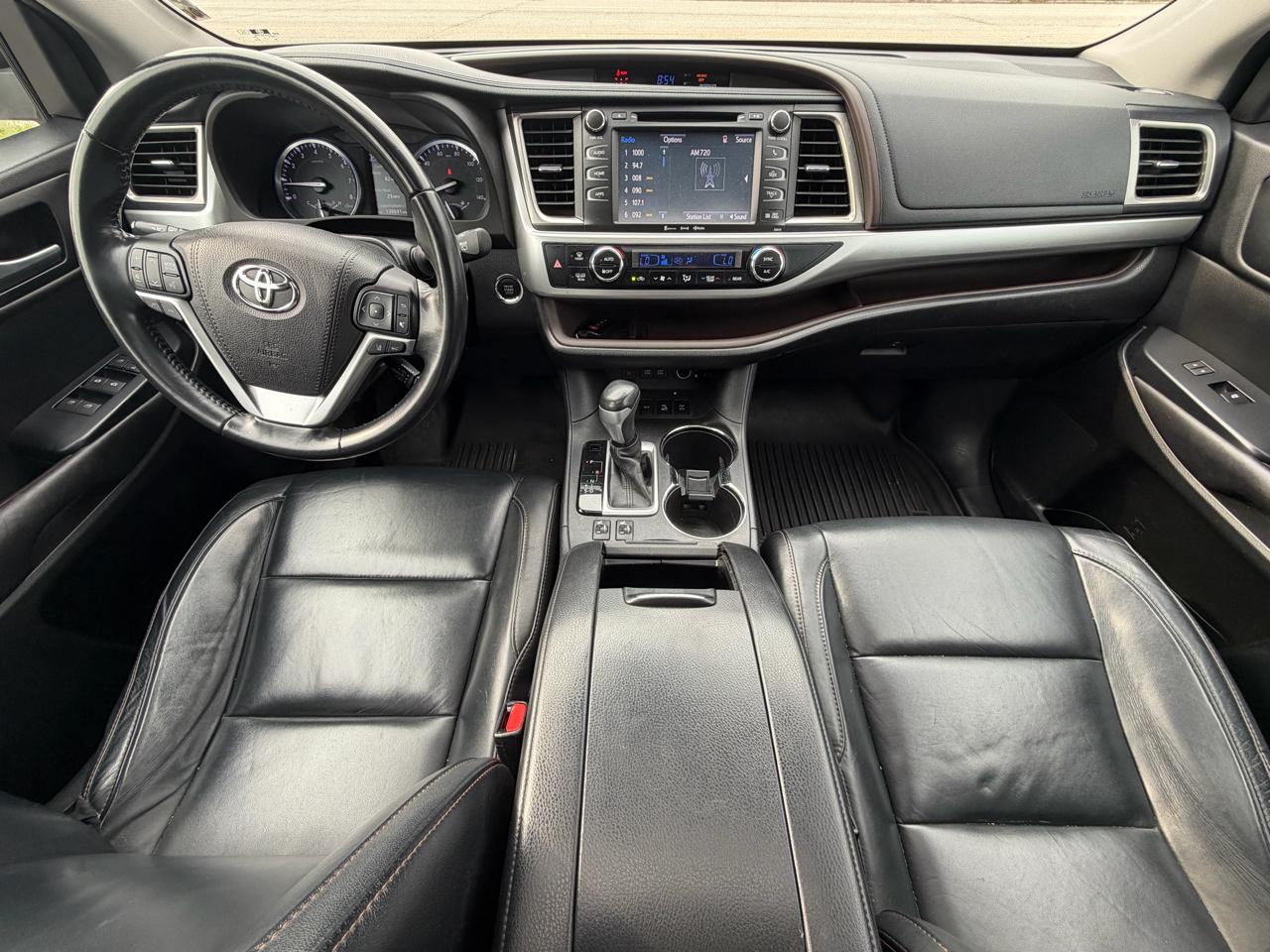 Toyota Highlander SE AWD V6 2017