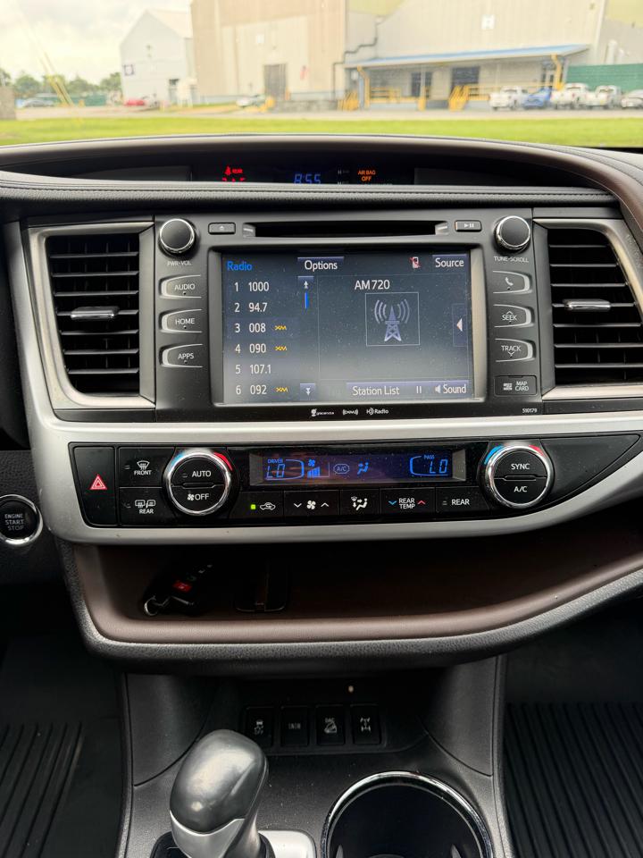 Toyota Highlander SE AWD V6 2017