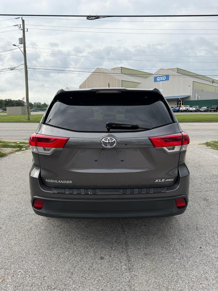 Toyota Highlander SE AWD V6 2017