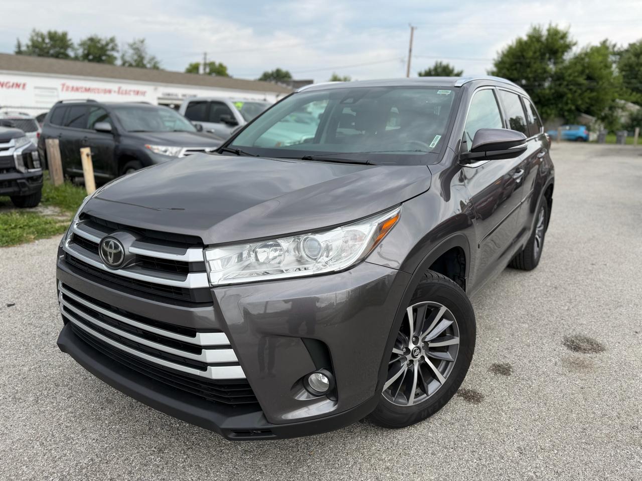 Toyota Highlander SE AWD V6 2017