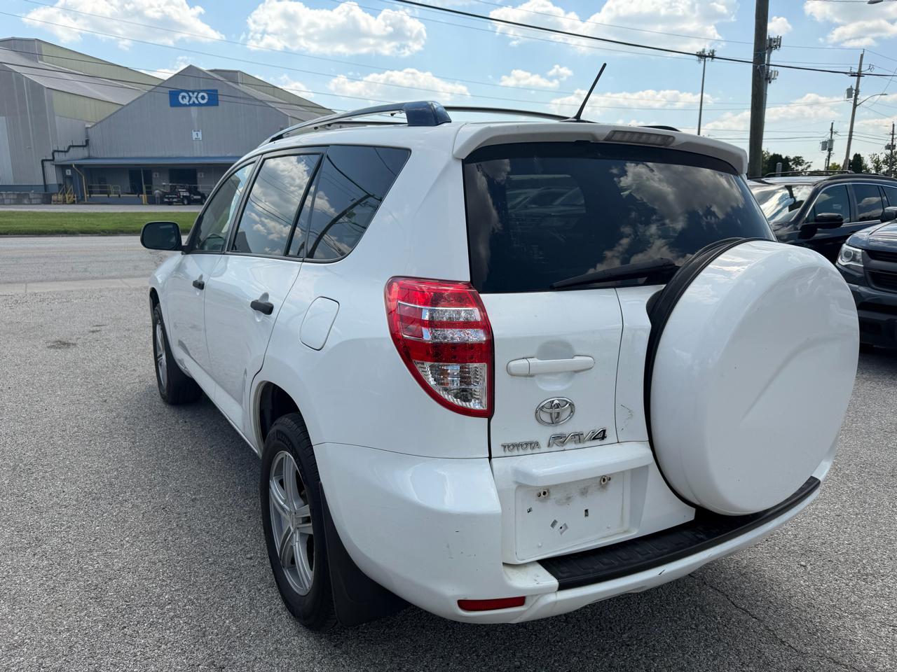 Toyota RAV4 Base I4 4WD 2010