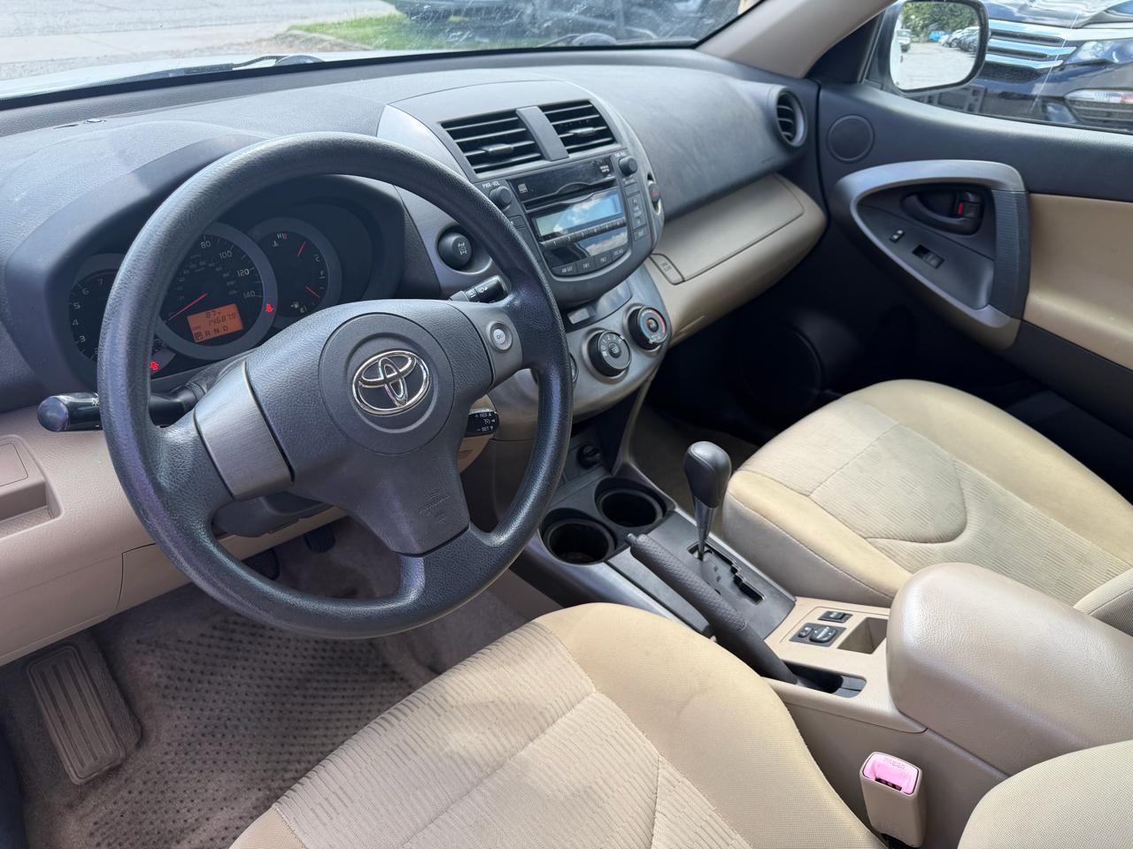 Toyota RAV4 Base I4 4WD 2010