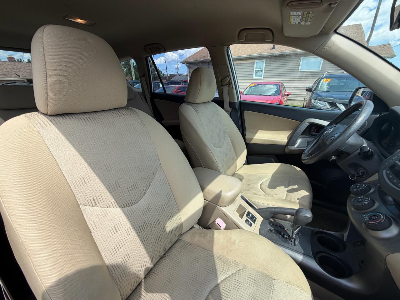 Toyota RAV4 Base I4 4WD 2010