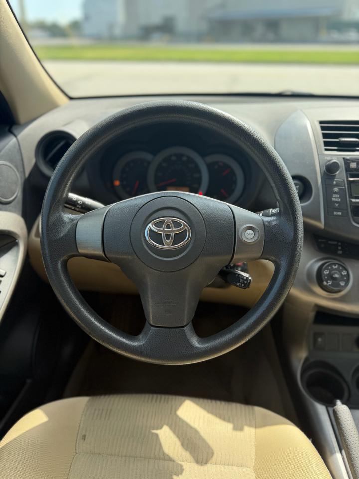 Toyota RAV4 Base I4 4WD 2010