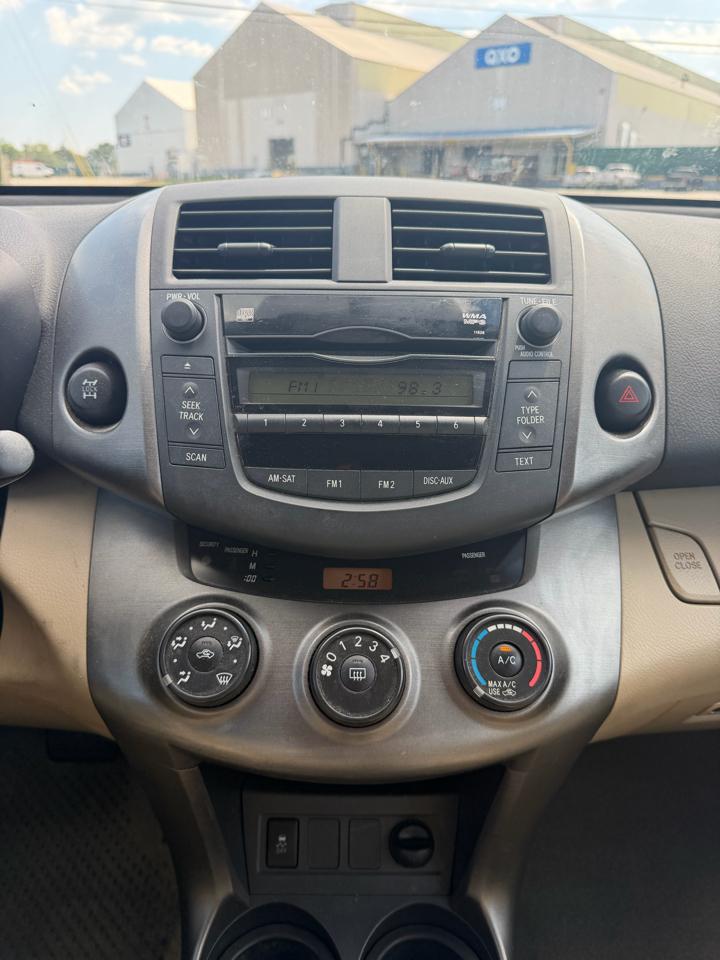 Toyota RAV4 Base I4 4WD 2010
