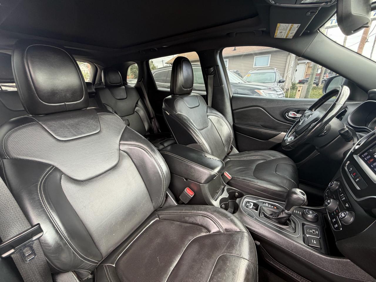Jeep Cherokee Latitude Lux 4WD 2021