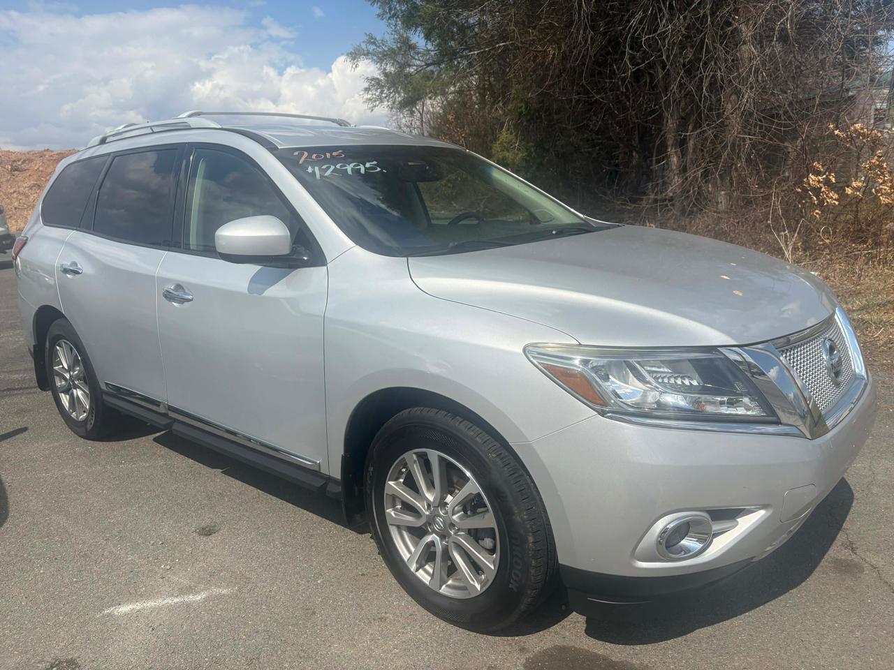2015 Nissan Pathfinder SL 4WD