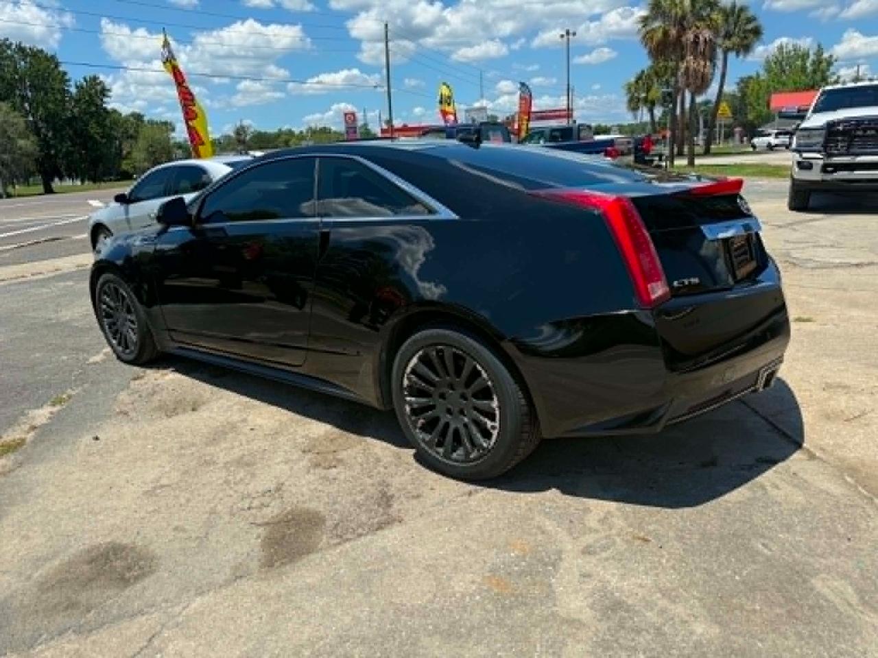 Cadillac CTS Base Coupe 2011