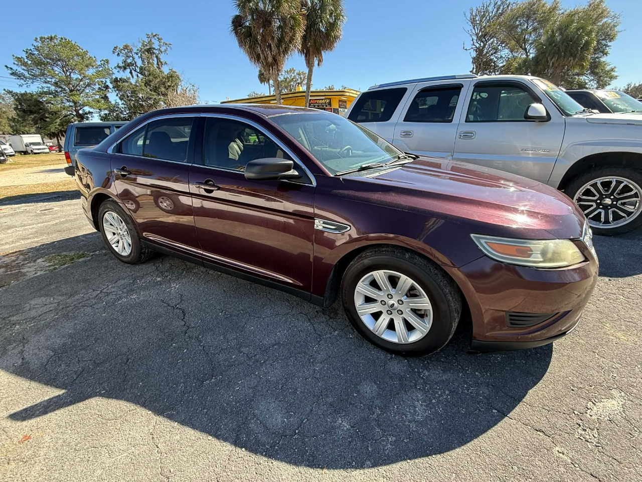 Ford Taurus SE FWD 2011