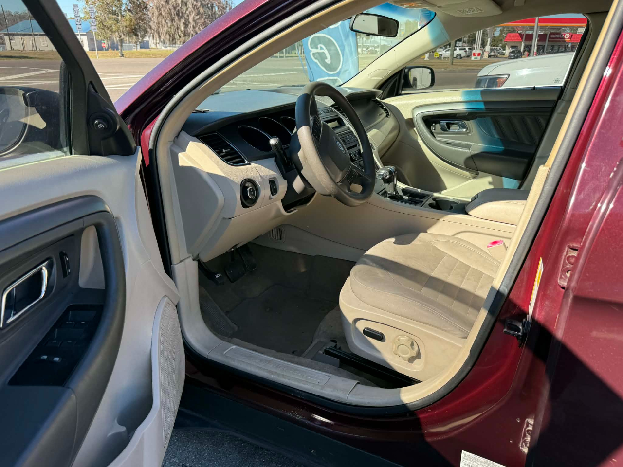 Ford Taurus SE FWD 2011