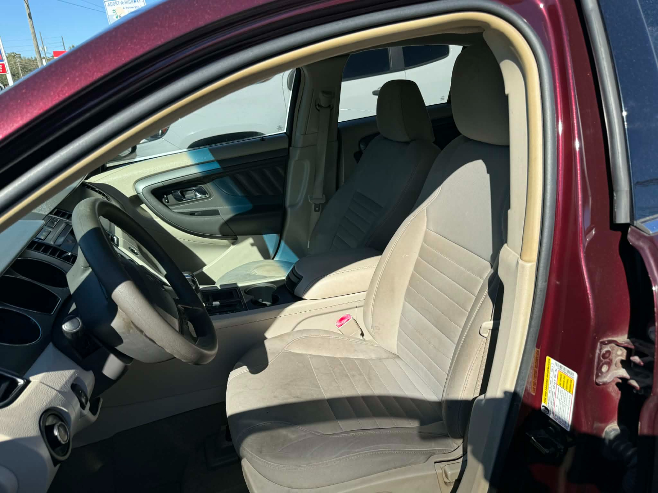 Ford Taurus SE FWD 2011