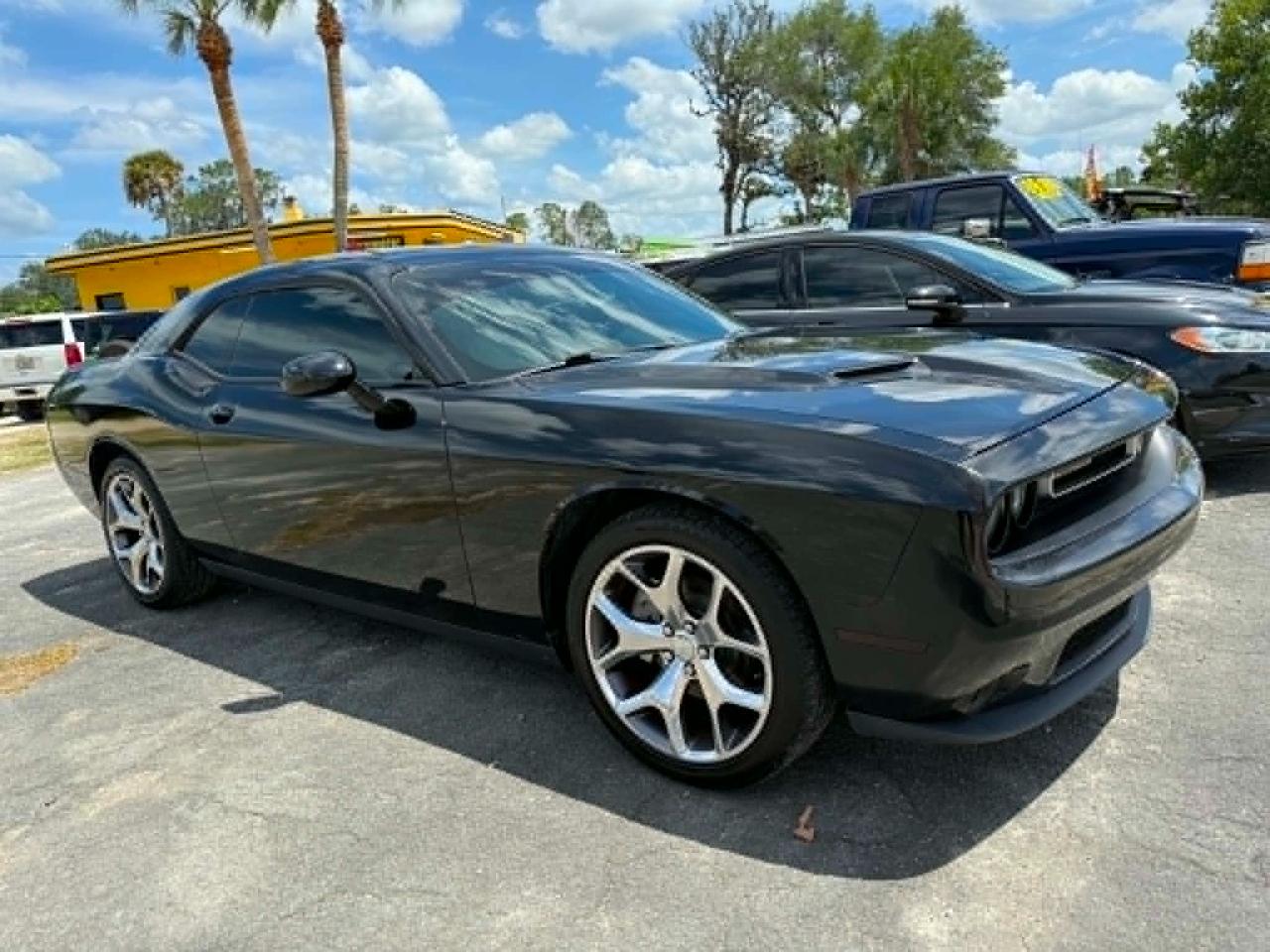 Dodge Challenger SXT Plus 2015