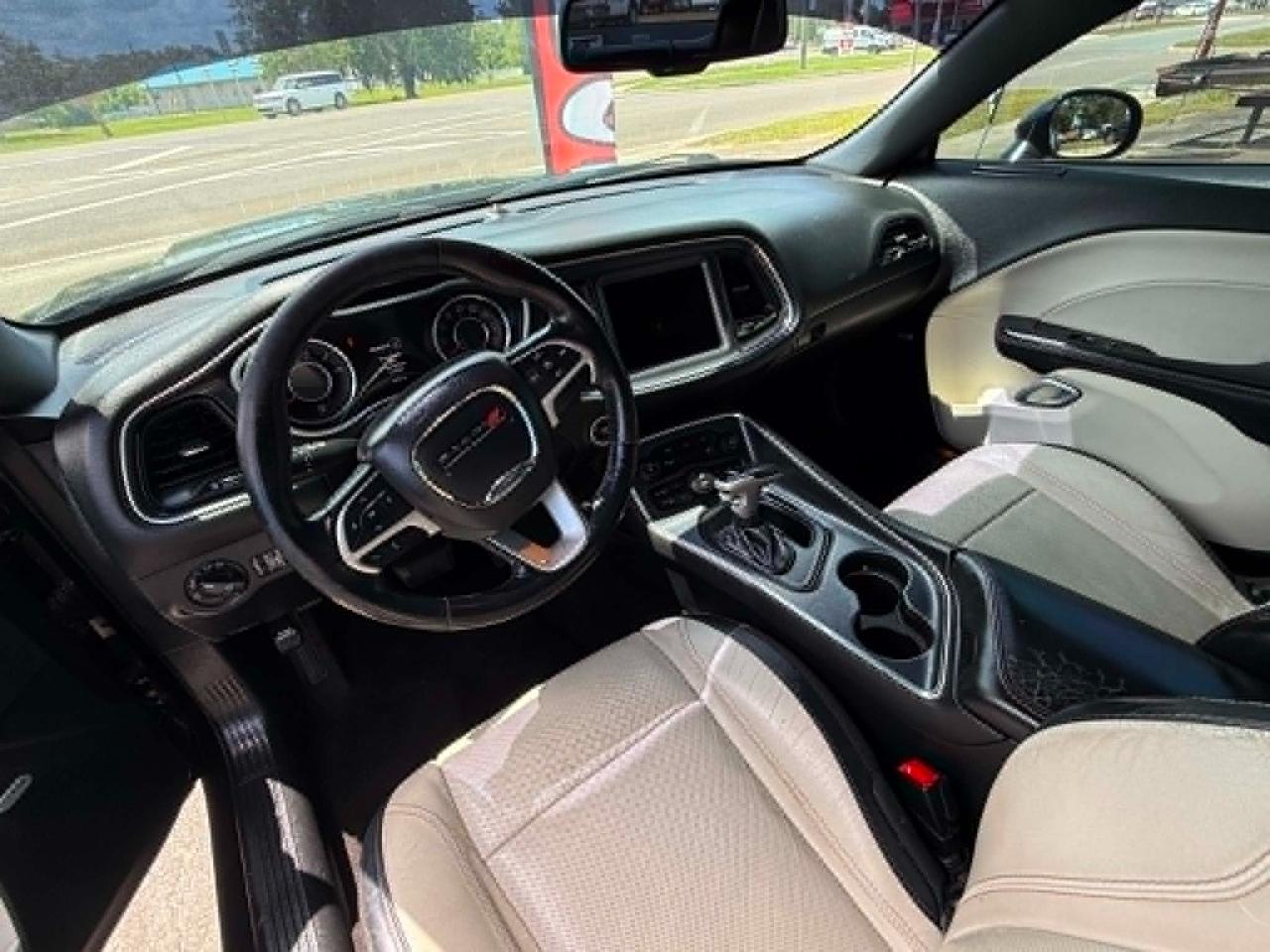 Dodge Challenger SXT Plus 2015