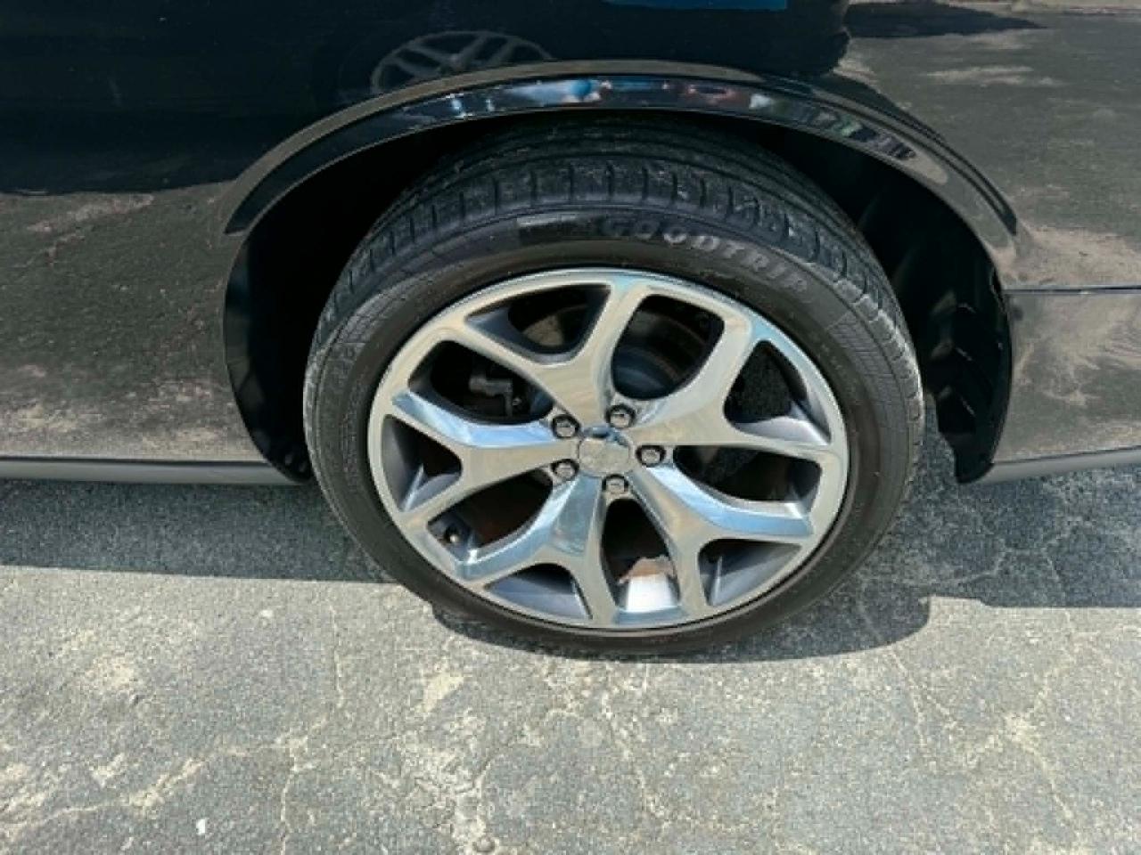 Dodge Challenger SXT Plus 2015