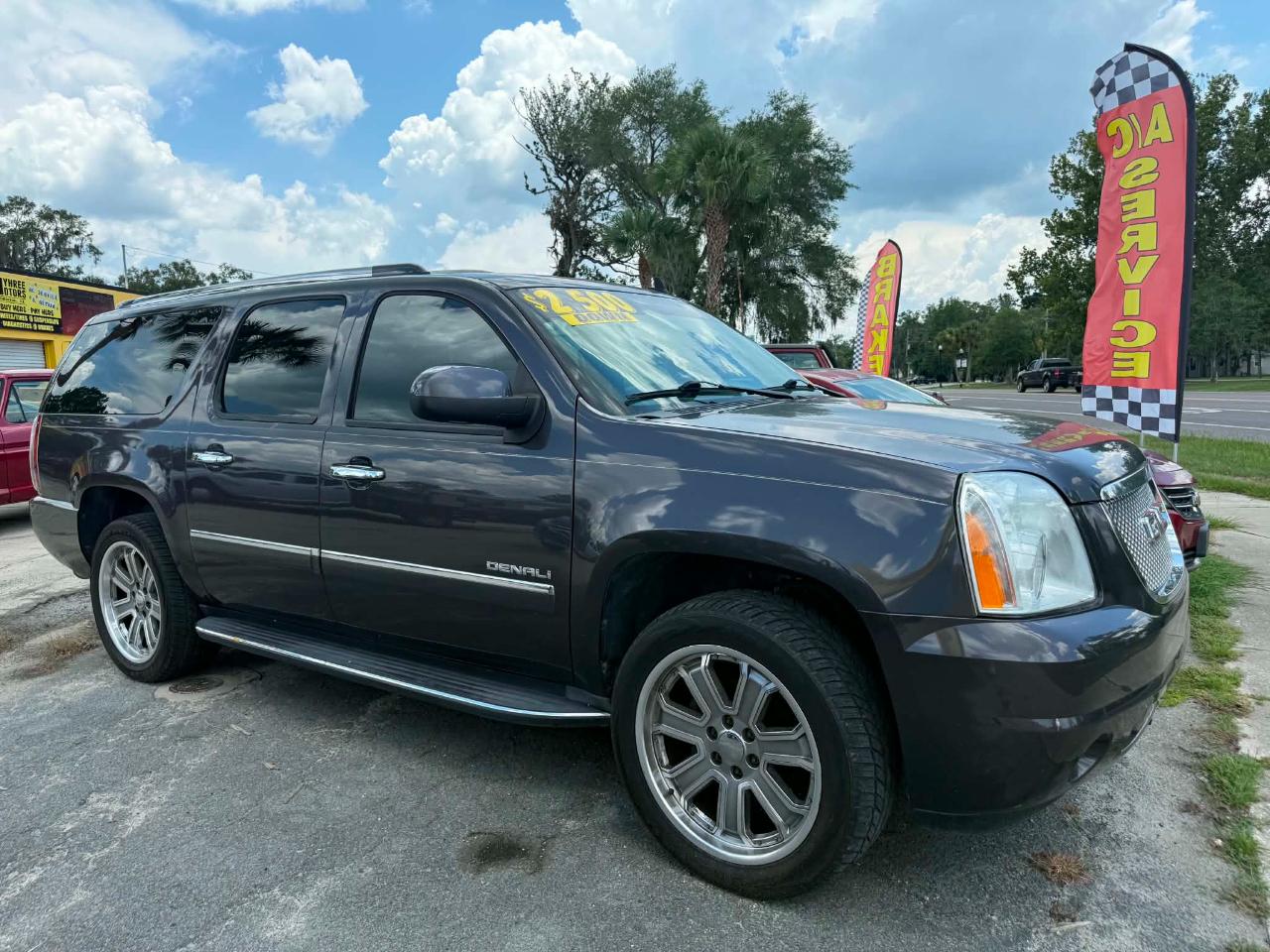 GMC Yukon Denali XL 4WD 2011
