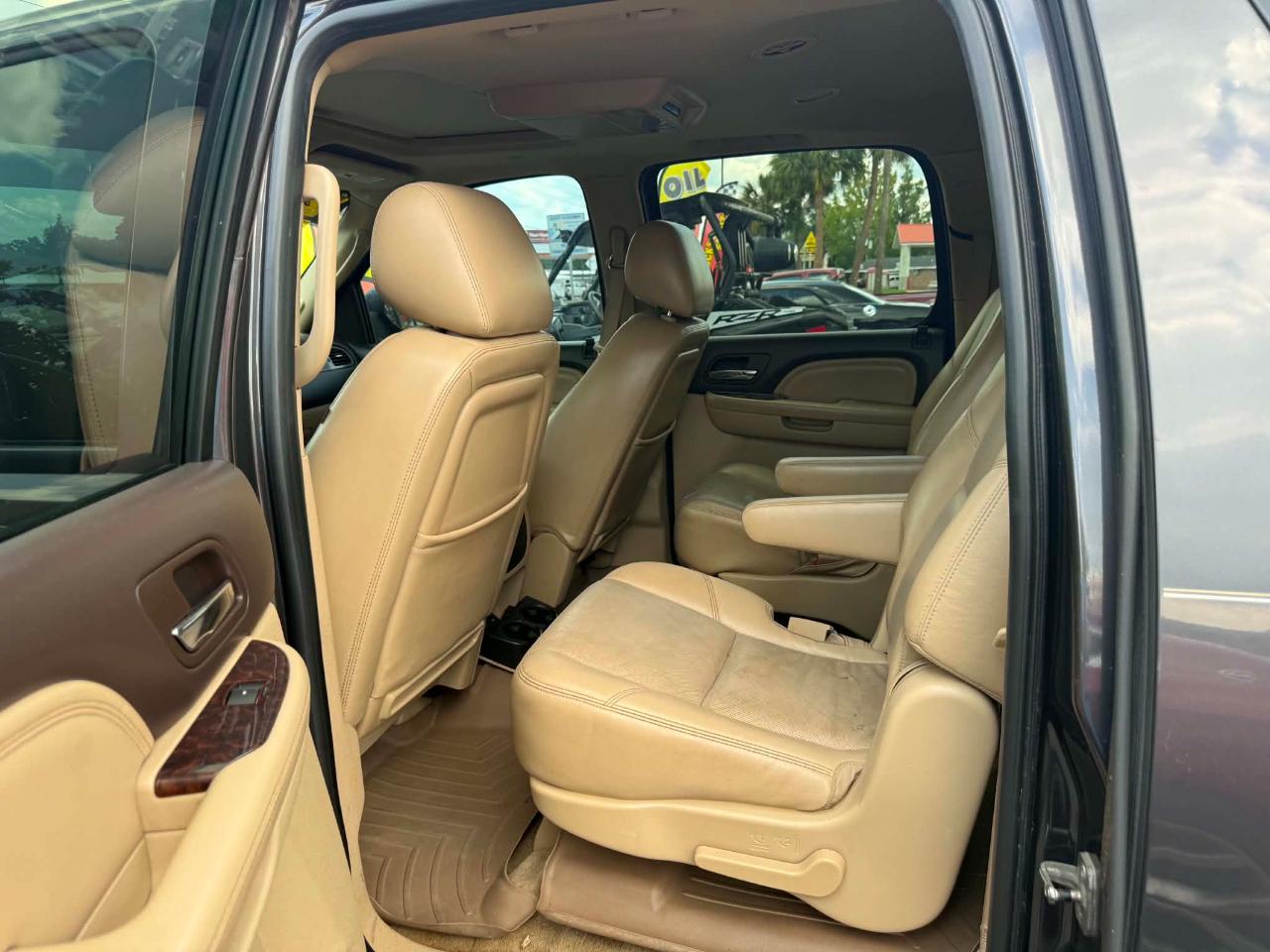 GMC Yukon Denali XL 4WD 2011