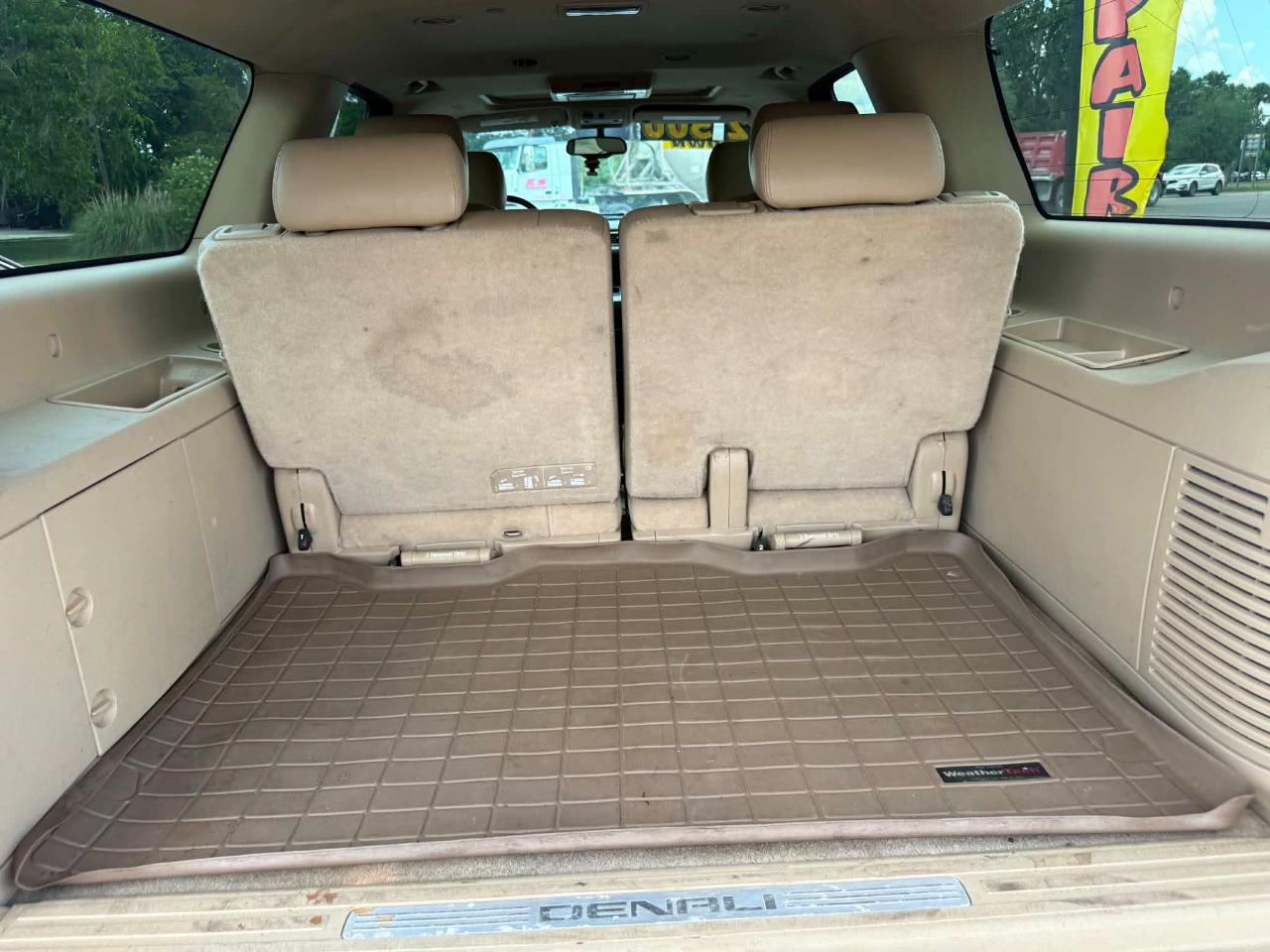 GMC Yukon Denali XL 4WD 2011