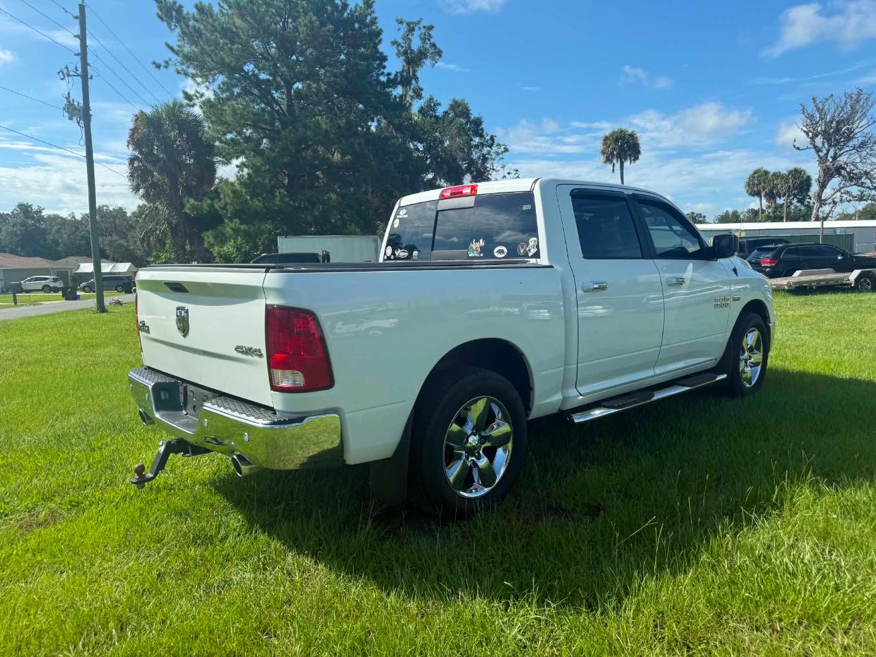 RAM 1500 SLT Crew Cab SWB 4WD 2017