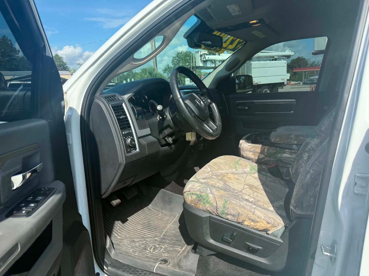 RAM 1500 SLT Crew Cab SWB 4WD 2017