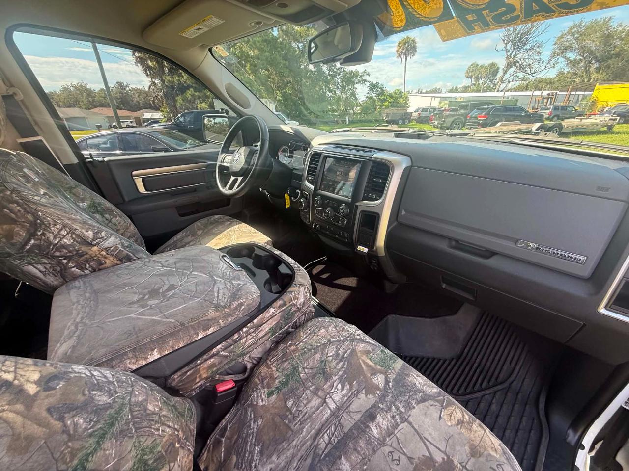 RAM 1500 SLT Crew Cab SWB 4WD 2017