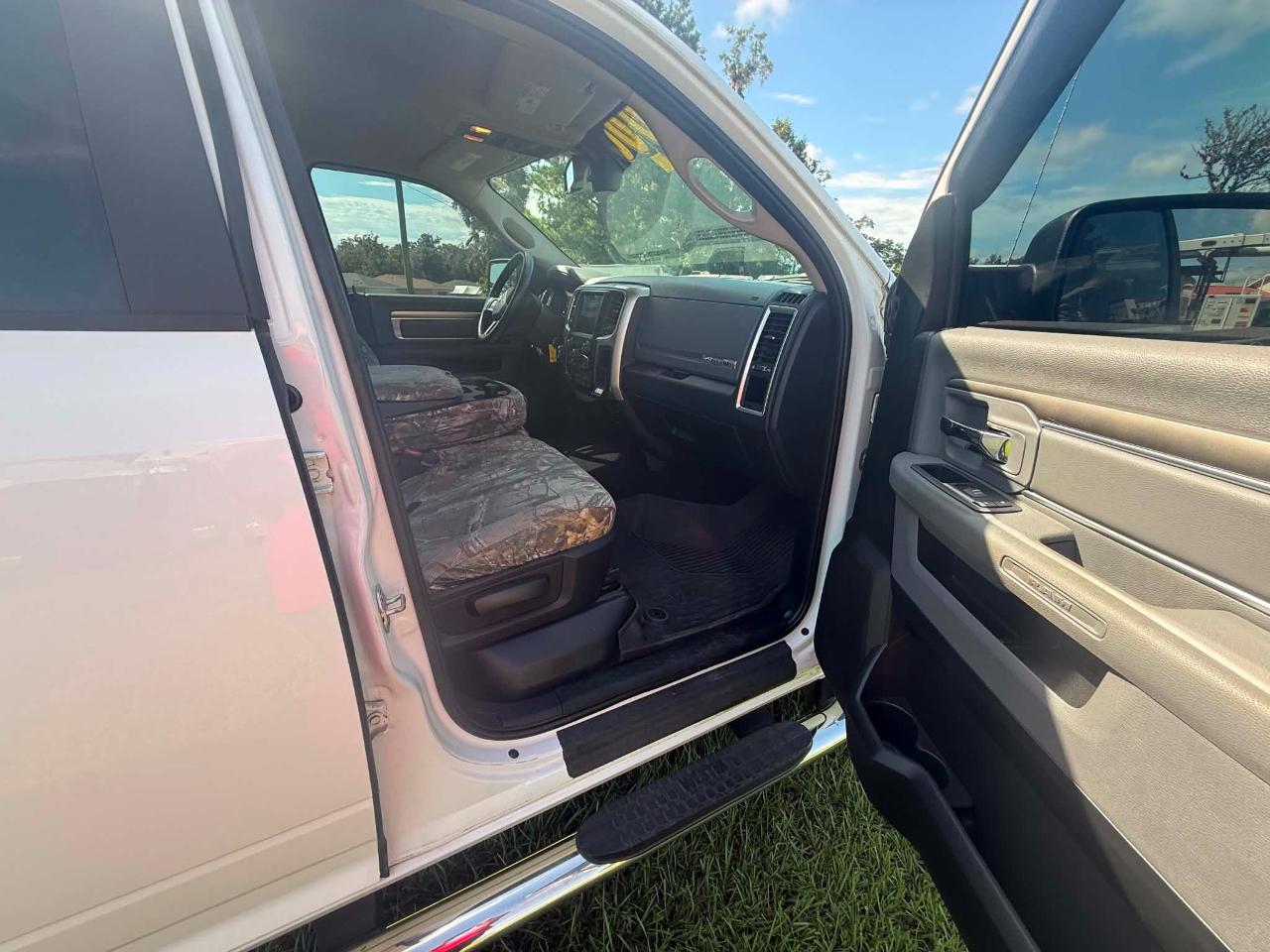 RAM 1500 SLT Crew Cab SWB 4WD 2017