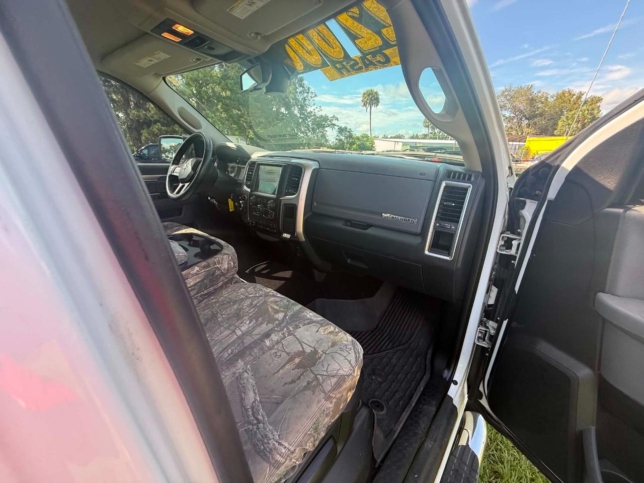 RAM 1500 SLT Crew Cab SWB 4WD 2017