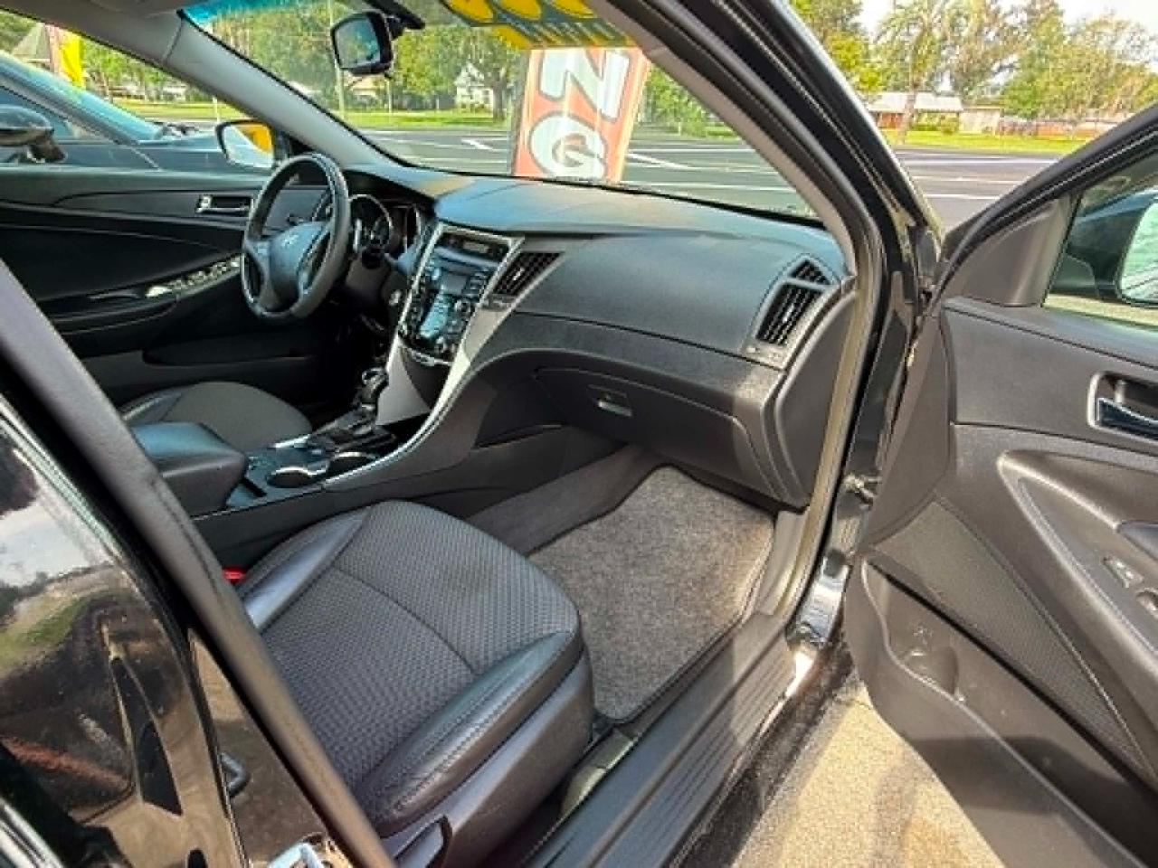 Hyundai Sonata Limited Auto 2013