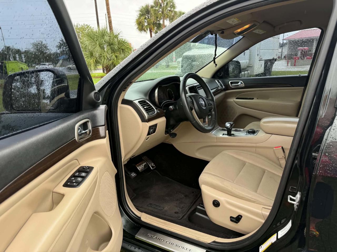 Jeep Grand Cherokee Laredo 4WD 2015