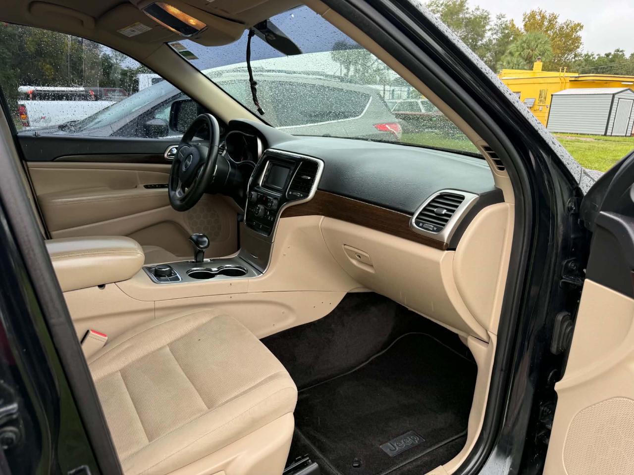 Jeep Grand Cherokee Laredo 4WD 2015