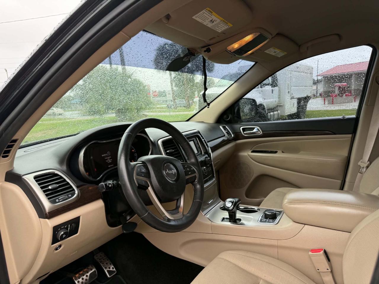 Jeep Grand Cherokee Laredo 4WD 2015