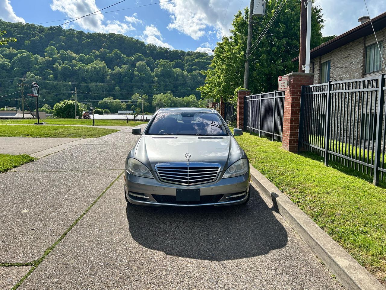 Mercedes-Benz S-Class S550 4-MATIC 2010