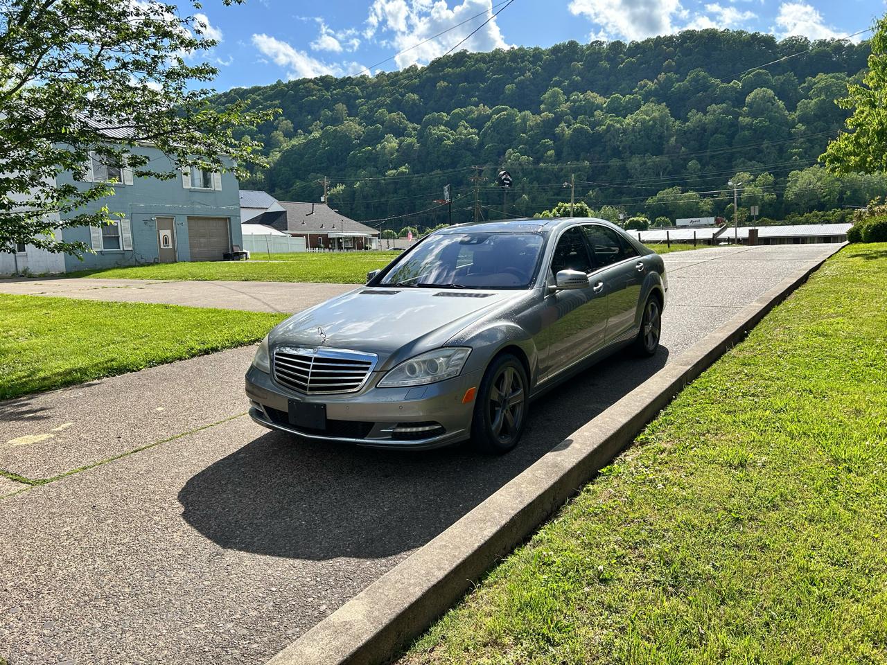 Mercedes-Benz S-Class S550 4-MATIC 2010
